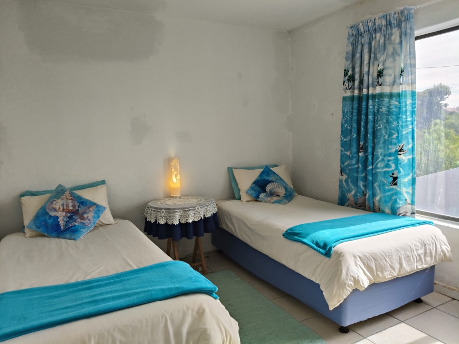 12 Bedroom Property for Sale in Paradise Beach Eastern Cape